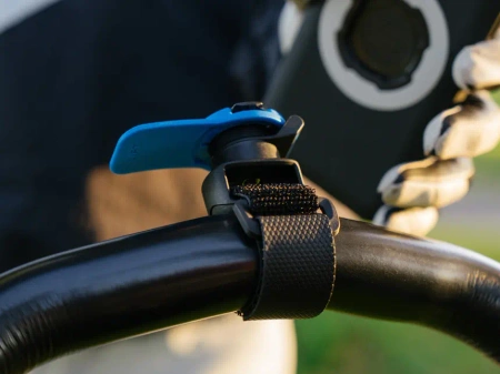 PODSTAWA Z PASKIEM QUAD LOCK® Z MOŻLIWOŚCIĄ SZYBKIEGO DEMONTAŻU