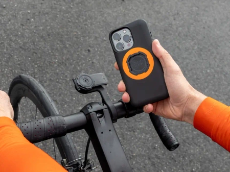ETUI POKROWIEC TELEFON IPHONE QUAD LOCK® MAG - IPHONE 15 PRO CZARNY PIERŚCIEŃ
