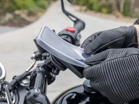 NAKŁADKA PRZECIWDESZCZOWA QUAD LOCK MAG NA TELEFON IPHONE 13 PRO MAX