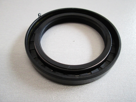 USZCZELNIACZ DYFERENCJAŁU TYLNEGO NA WAŁEK ATAKUJĄCY KAWASAKI KVF 650 750 92049-0028