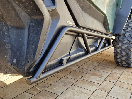 KOMPLET OSŁON PROGÓW CZARNE CAN-AM MAVERICK TRAIL SPORT XRC COMMANDER 