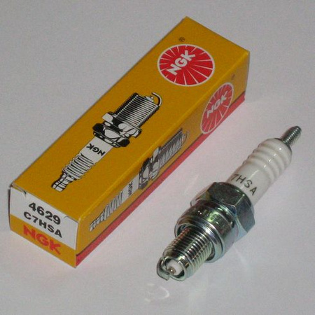 ŚWIECA NGK CR8EB SUZUKI LTR 450