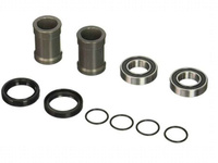 PIVOT WORKS ZESTAW ŁOŻYSK Z TULEJKAMI WODOSZCZELNYMI KOŁA PRZEDNIEGO SUZUKI RM 250 '01-'08